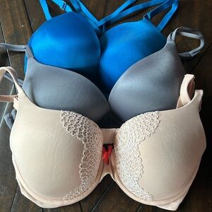 3 Victoria's Secret Very Sexy & Body by Victoria 32DD Bras